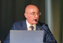 I cassonetti e le campane per la raccolta dei rifiuti urbani posizionati dal gestore del servizio di igiene urbana sono soggetti al canone unico patrimoniale